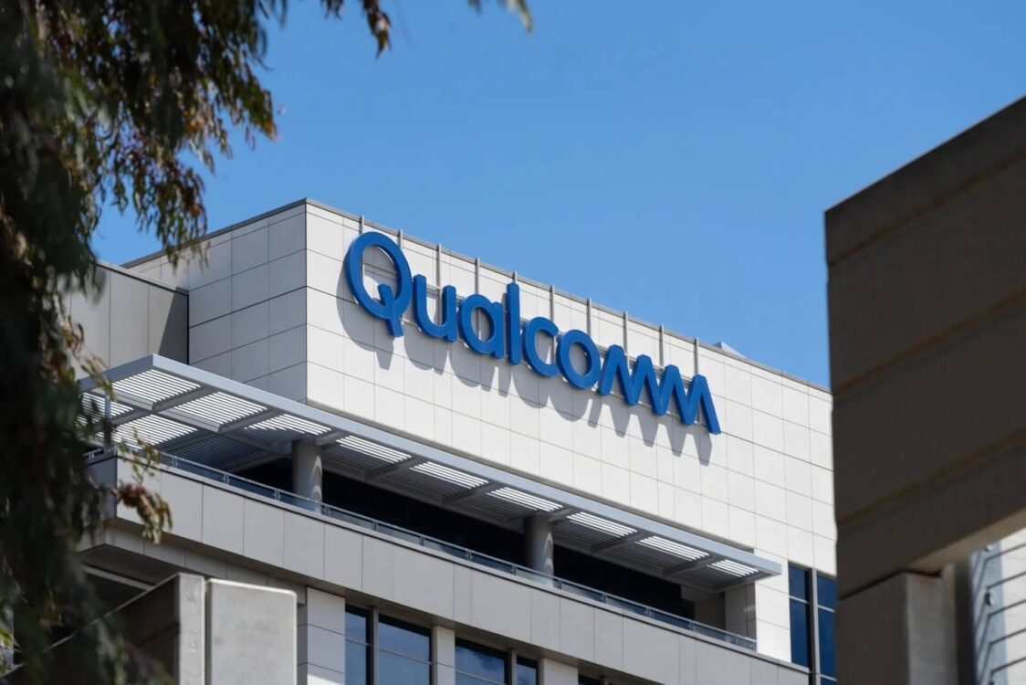Qualcomm Chưa Vội Mua Intel