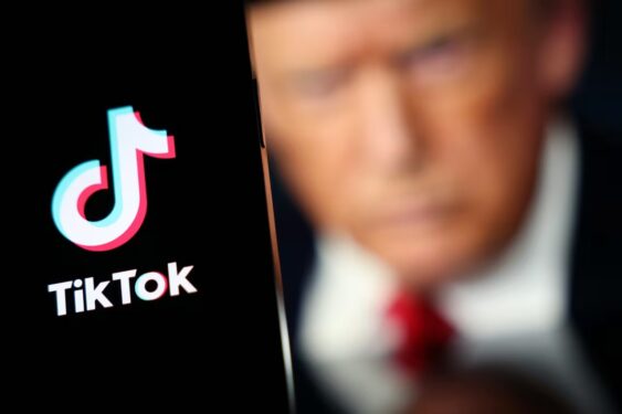 Sắc lệnh cứu TikTok của Tổng thống Trump và nguy cơ pháp lý tiềm ẩn