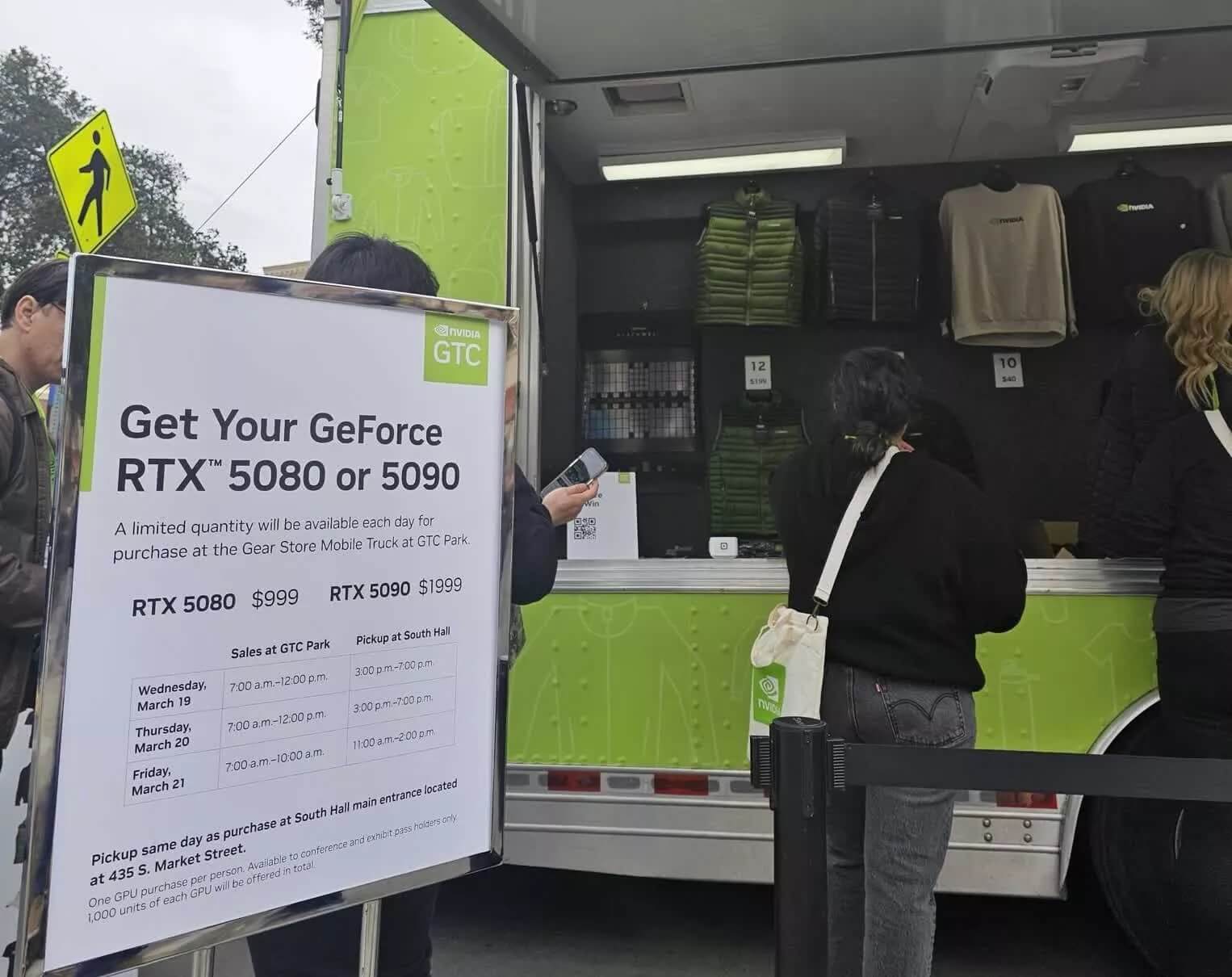 Nvidia Bán Rtx 5090 Và Rtx 5080 Từ Xe Tải Tại Gtc 2025 Với Giá Gốc