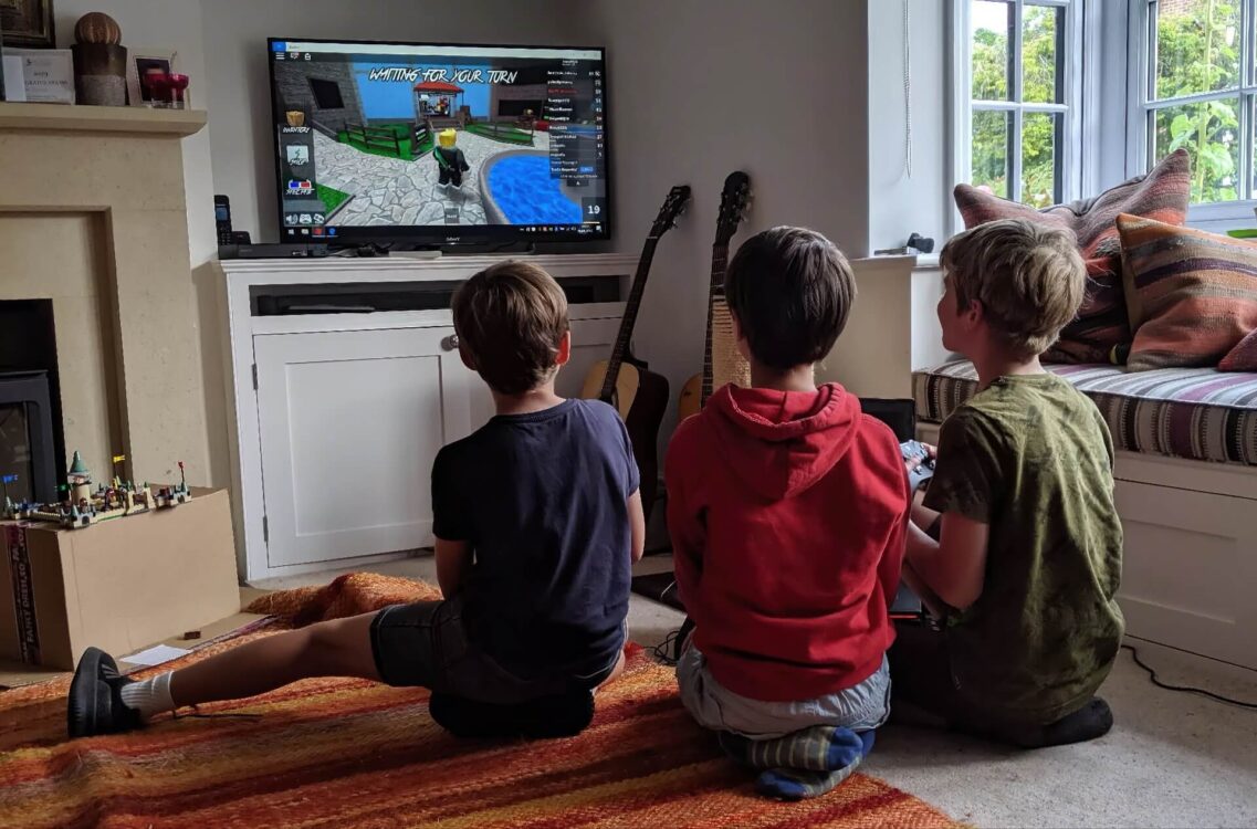 Roblox áp Dụng Xác Minh Tuổi Bằng Video Selfie Bước Tiến Bảo Vệ Người Dùng Trẻ Trên Nền Tảng Game