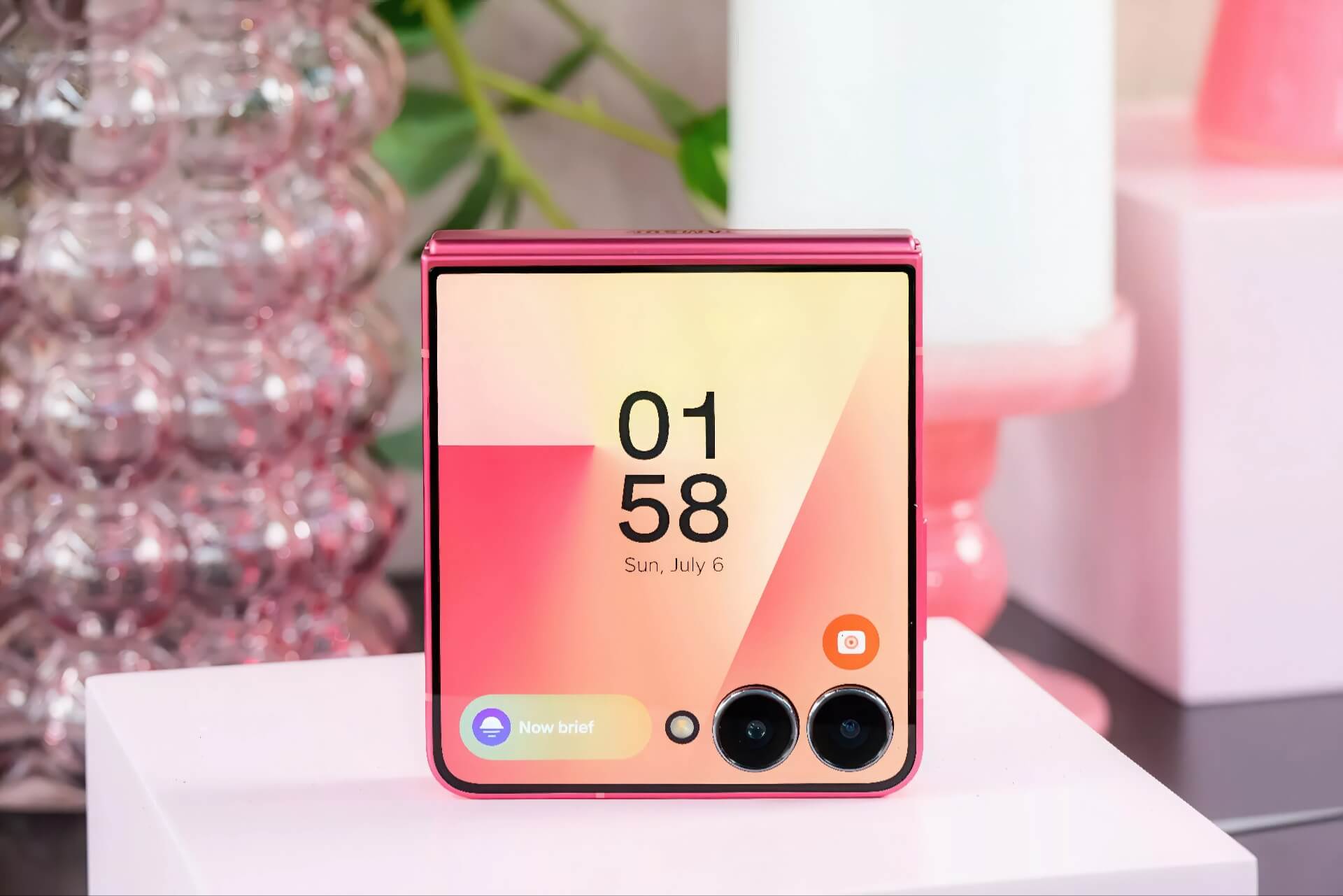 Samsung Galaxy Z Flip7 – Màn Hình Ngoài Lớn Hơn, Pin Khỏe Hơn, Tích Hợp Dex