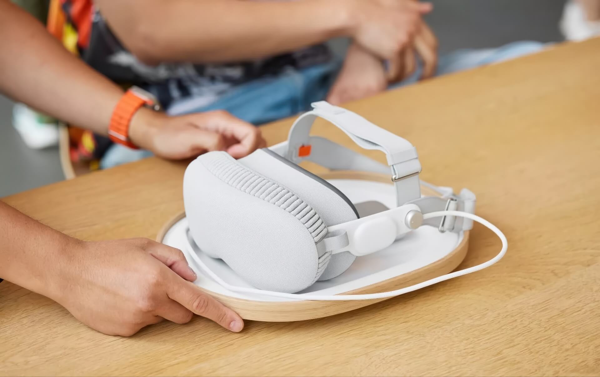 Apple Hoãn Vision Pro Mới để Tập Trung Vào Kính Thông Minh 01