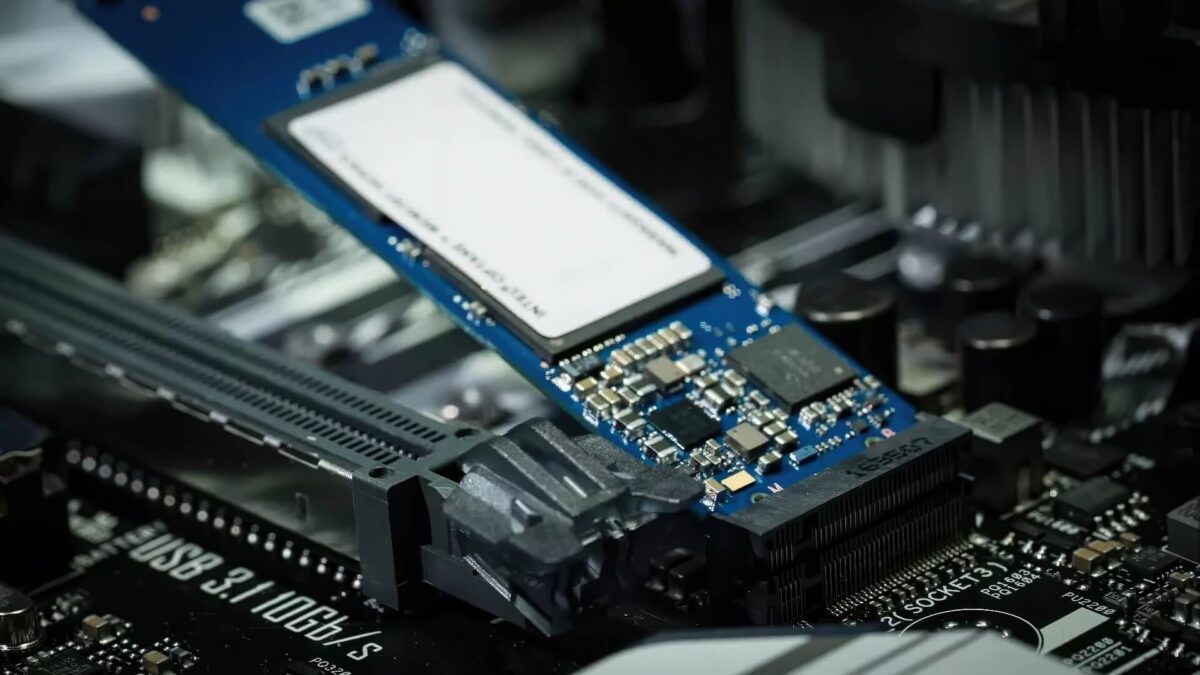 Bão Giá Ram, Ssd Ceo Adata Cảnh Báo điều Tồi Tệ Featured