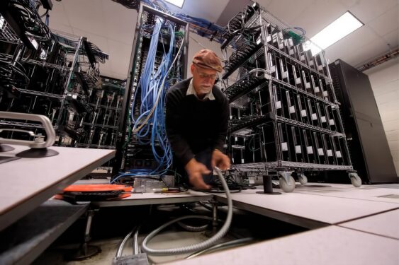 Không quân Mỹ dùng 1.760 PlayStation 3 xây siêu máy tính AI