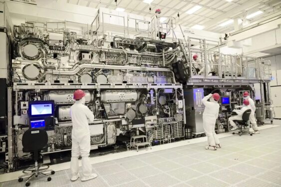 Nghịch lý ASML – Sa thải 1.700 nhân sự dù đơn hàng đạt kỷ lục