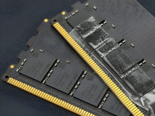HUDIMM DDR5 rẻ hơn nhưng băng thông giảm mạnh: có đáng mong đợi?