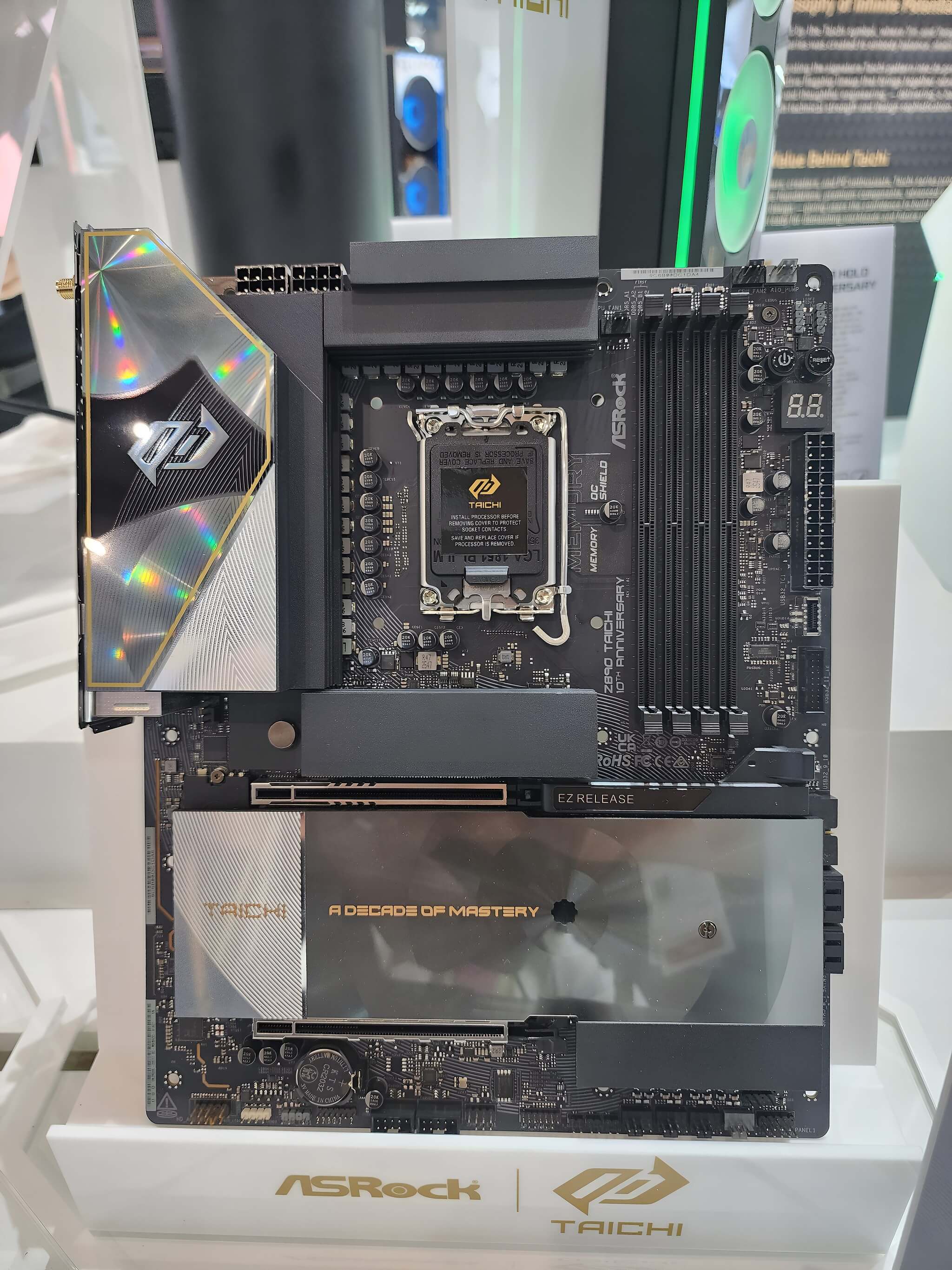 Loạt sản phẩm mới ASRock đánh dấu 10 năm dòng Taichi cao cấp