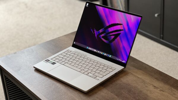 Asus ROG Zephyrus G14 GA403 vs MSI Creator 16 AI Studio: Chọn laptop nào?