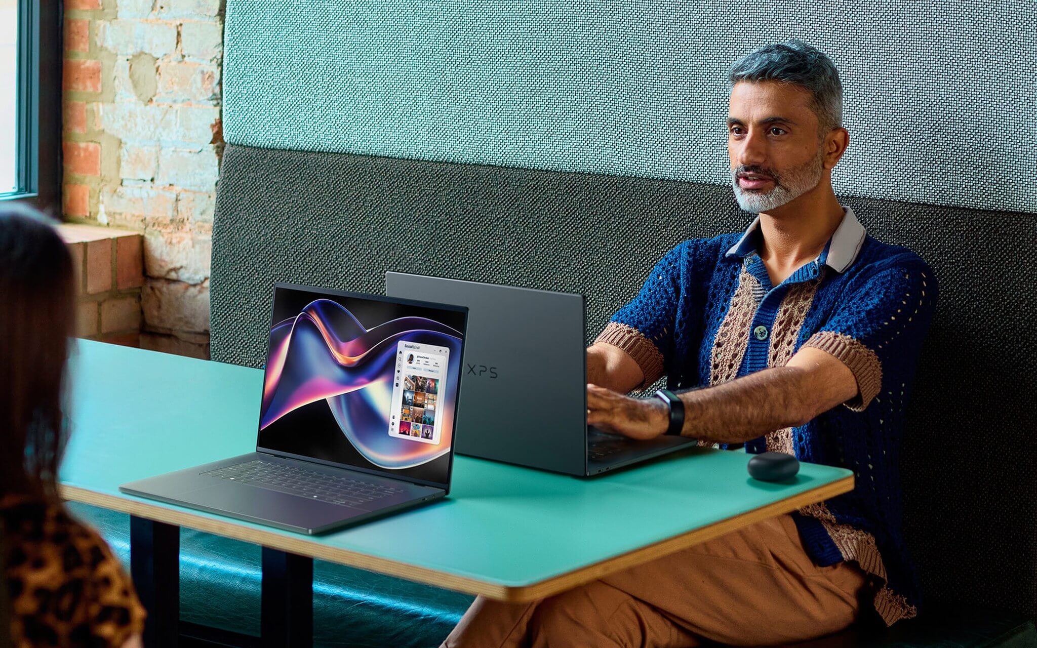 Laptop Dell XPS 16 màn lớn trang bị chip Intel Core Ultra với Arc Graphics tích hợp