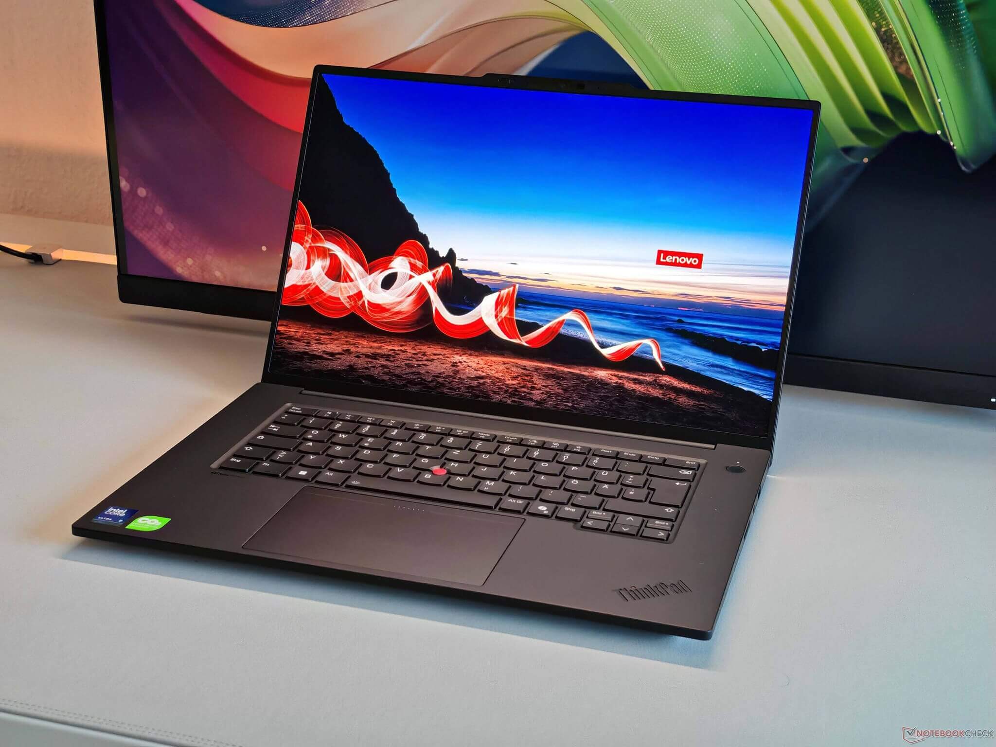 ThinkPad T1g Gen 8 - Sức mạnh xử lý đa nhiệm với Intel Core Ultra Serie